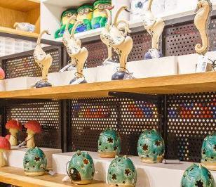 看准商机创业卖工艺品，让她做到年入百万